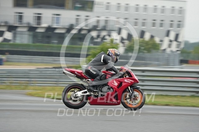 2024_08_18_PBK_42578 | Sportfotografie; SlowMotion; Video; Rennstrecke; Hafeneger; Speer; Racing; RSE; BMW; CBO; Trackday; Motorsportarena; Hockenheimring; Brno; Most; Barcelona; Valencia