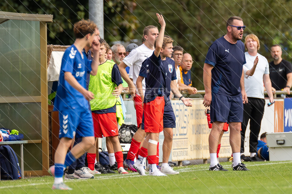 20250920_Picselweb-Fotografie_1R3_1898 | JFV D/A &amp; Stade - VfB Oldenburg0:1 VfB no70:2 VfB no70:3 VfB JFV Eigentor0:4 VfB no70:5 VfB no71:5 JFV no3 Jaric Jimenez-Voss2:5 JFV no9 Janko Sylvester3:5 JFV no16 Damian Elias Mihro Burekovic - Realisiert mit Pictrs.com