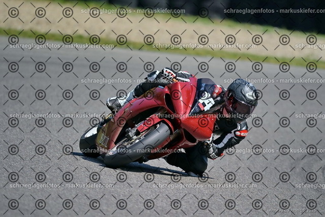 26BT02-1163 | markuskiefer.com - Realisiert mit Pictrs.com