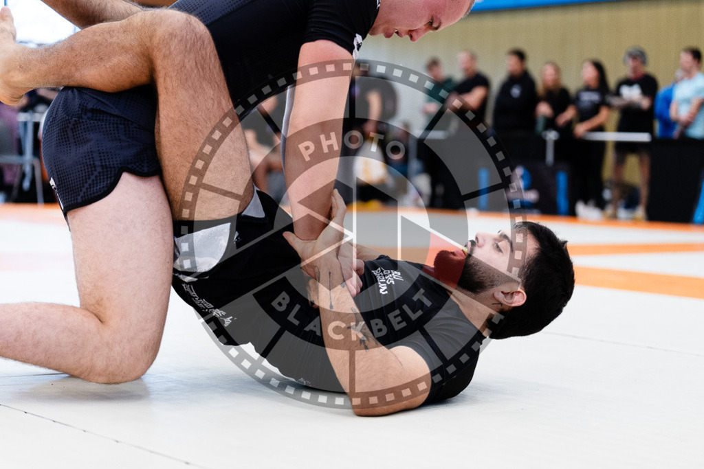 20251122PBB13305 | Athletes compete during the Grappling Industries Berlin Jiu-Jitsu and Grappling Championship, on November 22, 2025 in Berlin, Germany. © photoblackbelt