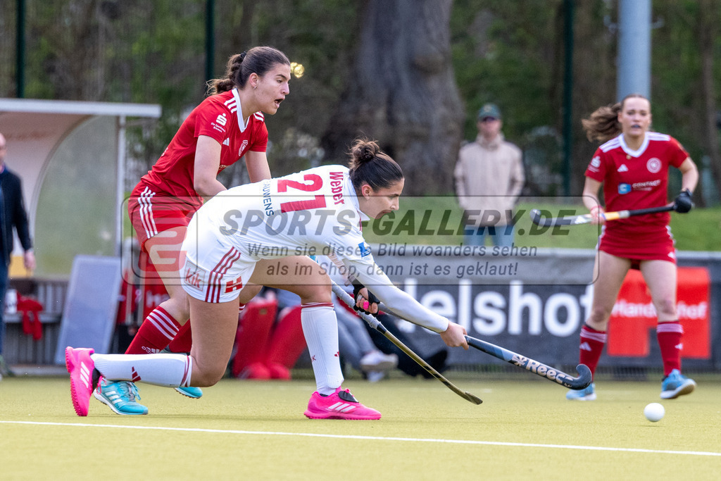 SFE_20260321_0098 | Köln, Deutschland, 21.03.26: Feldhockey 1. Bundesliga Damen zwischen Rot-Weiss Köln - Bremer HC im REWE Sportpark am 21.03.2026 in Köln, Deutschland. (Foto von Stephan Fehrmann)Köln, Germany, 21.03.26: Feldhockey 1. Bundesliga Damen between Rot-Weiss Köln - Bremer HC in REWE Sportpark at 21.03.2026 in Köln, Deutschland. (Foto from Stephan Fehrmann)