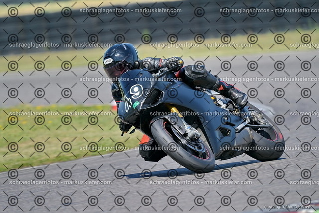 26BT01-1868 | 049 - Realisiert mit Pictrs.com