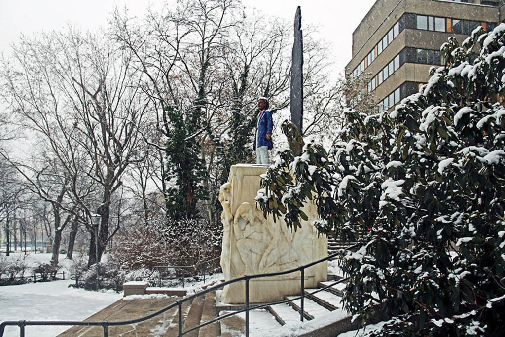 Foto: Leipzig - Richard Wagner Denkmal im Winter | Das Team hinter BILDLEXIKON LEIPZIG bündelt historische wie aktuelle Informationen über die Stadt Leipzig in Text und Bild auf einer Plattform und stellt diese der interessierten Öffentlichkeit zur Verfügung.