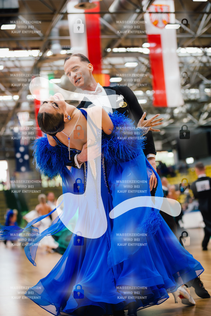 Hessen Tanzt WDSF Open Senior I Standard 3rd (16) Martin Cech _ Katerina Cechova (Czech Republic)-2025-05-17-7277 | Webshop for digital downloads and prints of dance sport, event & show photographer Julian Link - Realisiert mit Pictrs.com
