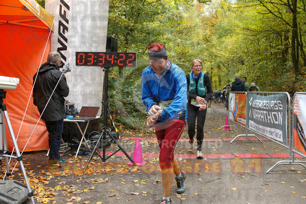 251026_1336_EX1_3730 | Sportfotografie im Rhein-Sieg Kreis, Köln, Bonn, NRW, Rheinland Pfalz, Hessen, etc. Unser Tätigkeitsfeld umfasst den Laufsport vom Volkslauf über den Marathon, Duathlon, Triathon bis zum Ultralauf wie Kölnpfad Ultra oder Schindertrail.