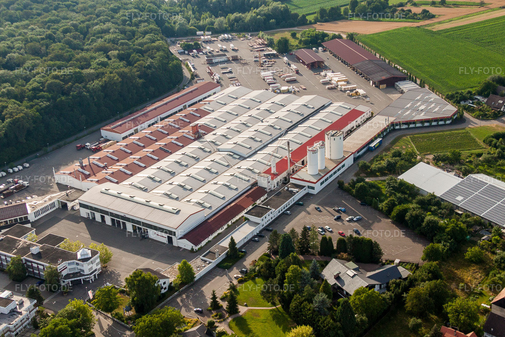 Luftbild: Werksgelände WeberHaus GmbH & Co. KG im Ortsteil Linx in Rheinau im Bundesland Baden-Württemberg in Deutschland. Foto: IMG_30334.jpg vom 09.07.2010 durch Werner Riehm/FLY-FOTO.de