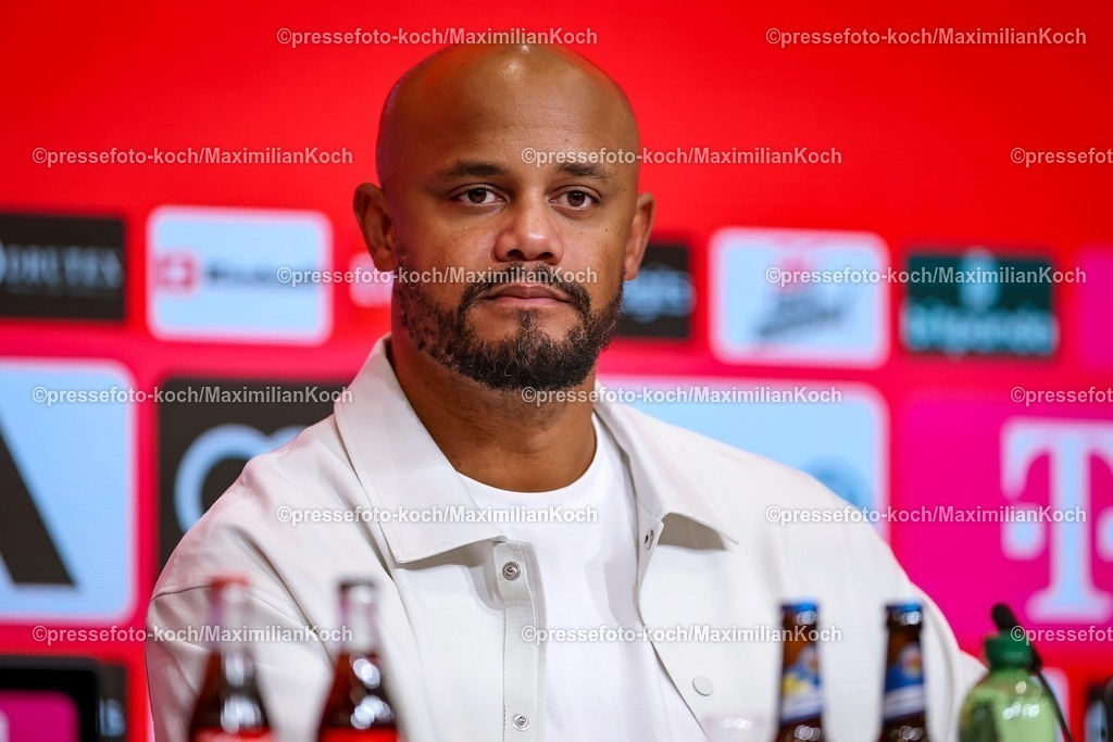 FCB18102501216 | 18.10.2025, Fußball, FC Bayern München - Borussia Dortmund, 1. Fußball Bundesliga, 7. Spieltag, Allianz Arena, Saison 2025 2026: Die Pressekonferenz mit den Trainern nach dem Spiel - Cheftrainer Vincent Kompany (FC Bayern Muenchen #hc) DFB regulations prohibit any use of photographs as image sequences and or quasi-video.