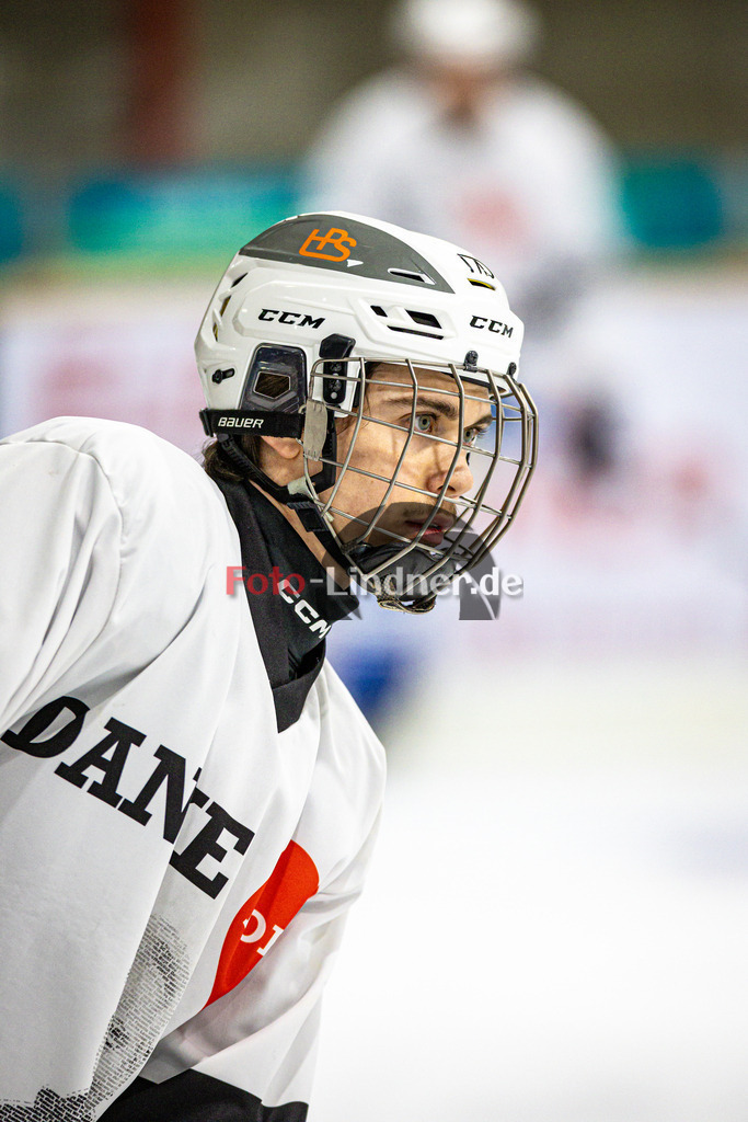 SC Forst NATURE BOYS gegen ESC Hassfurt HAWKS | Eishockey Landesliga Herren Playoffs 2024/25 - Spiel 2 von 4, SC Forst NATURE BOYS gegen ESC Hassfurt HAWKS, 20250222,Julian KRAUS (Nature Boyz 73) Portrait, Freisteller,2025-02-22 in Peißenberg (Eisstadion Peißenberg)Julian KRAUS (Nature Boyz 73)Copyright: WolfgangxLindner foto-lindner.de