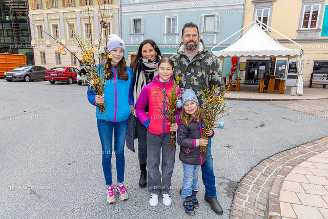 Palmbuschenweihe am Hauptplatz in Feldkirchen | Bildershop von pixelworld.at - Realisiert mit Pictrs.com