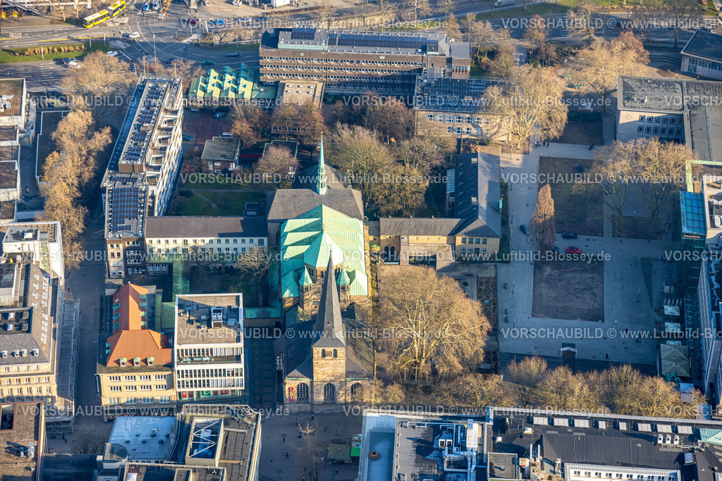 Essen260100956 | Luftbild, Dom Essen des Bistum Essen, Kirche St. Johann Baptist und Atrium, Domschatz Essen Museum, tadtkern, Essen, Ruhrgebiet, Nordrhein-Westfalen, Deutschland