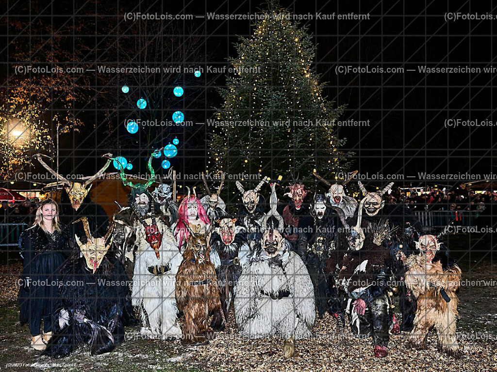 ALP5372_WIESELBURGER ADVENT_Perchtenlauf | (C)FotoLois.com, Alois Spandl, WIESELBURGER ADVENT, Perchtenlauf, So 10. Dez. 2023.