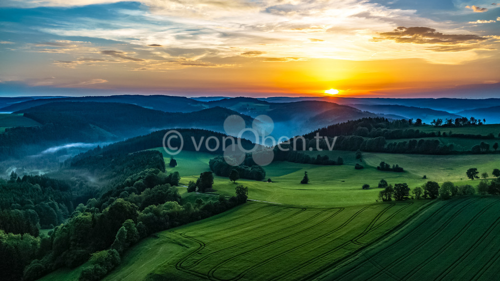 Blick über den Frankenwald bei Steinbach an der Haide | Luftbilder, Drohnenbilder, Oberfranken, Bayern, Kronach, Lichtenfels, Kulmbach, Thüringen, Frankenwald, Thüringerwald - Realisiert mit Pictrs.com