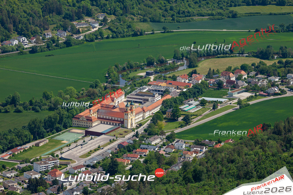 Die Luftbildaufnahme Marienstein - Eichstätt wurde 2020 mittels Flugzeug (keine Drohne) erstellt. Perfekte Schärfe und Druck- Ergebnisse- Garantiert!