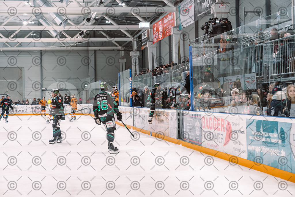 Alligators_vs_Fuessen_21.11.2025-063 | Höchstadt Alligators Fotogalerie: Eishockey-Action aus Franken. Professionelle Spielfotos, Portraits & Stadionbilder zum Download. Jetzt entdecken! - Realized with Pictrs.com