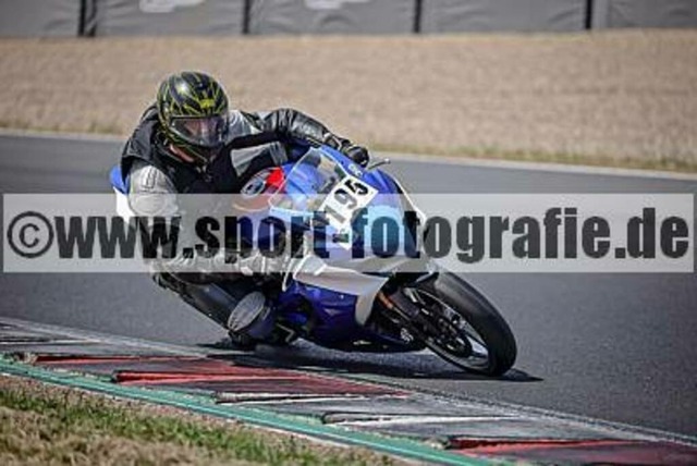 pube2489 | Professionelle Fotos von Sportveranstaltungen, aber auch Hochzeiten und anderen Events. - Realisiert mit Pictrs.com