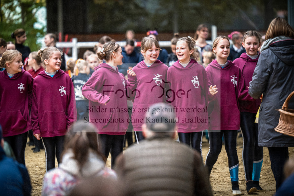 DOS_0385 | Entdecke hochwertige Reitturnierfotos von Foto Oger. Professionell, emotional und authentisch – jetzt Lieblingsmomente im Shop bestellen.Deutschlandweite Turnierfotografie. - Realisiert mit Pictrs.com