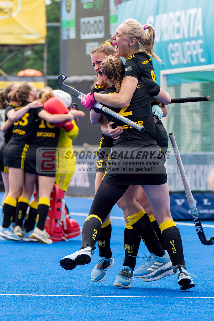Final4_20250601-1203-HK108365 | Krefeld, Deutschland, 01.06.2025:  Feldhockey Final4 2025 – „Deutsche Feldhockey-Meisterschaften 2025“ Harvestehuder HTC - Düsseldorfer HC (Finale Damen) im Gerd-Wellen-Hockeyanlage am 01.06.2025 in Krefeld, Deutschland. (Foto von Kramhöller/Fehrmann/Kaste)Krefeld, Germany, 01.06.2025: Feldhockey Final4 2025 – „Deutsche Feldhockey-Meisterschaften 2025“ Harvestehuder HTC - Düsseldorfer HC (Finale Damen) in Gerd-Wellen-Hockeyanlage at 01.06.2025 in Krefeld, Deutschland. (Foto from Kramhöller/Fehrmann/Kaste)