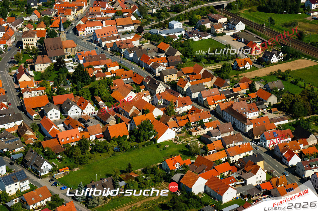 Die Luftaufnahme der Stadt Breitengüßbach wurde vom UL-Flugzeug heraus erstellt ( keine Drohne )- hohe Auflösung für beste Qualität