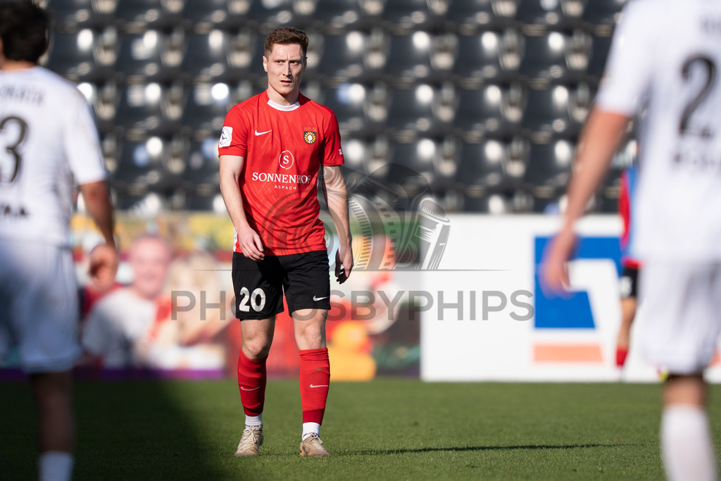SG Sonnenhof Großaspach vs. KSV Hessen Kassel, Fussball, Regionalliga Südwest, 23. Spieltag, Saison 2025/2026, 07.03.2026 | Leon Maier (SG Sonnenhof Großaspach, #20),SG Sonnenhof Großaspach vs. KSV Hessen Kassel, Fussball, Regionalliga Südwest, 23. Spieltag, Saison 2025/2026, 07.03.2026Foto: photosbyphips/Philip Ziegler