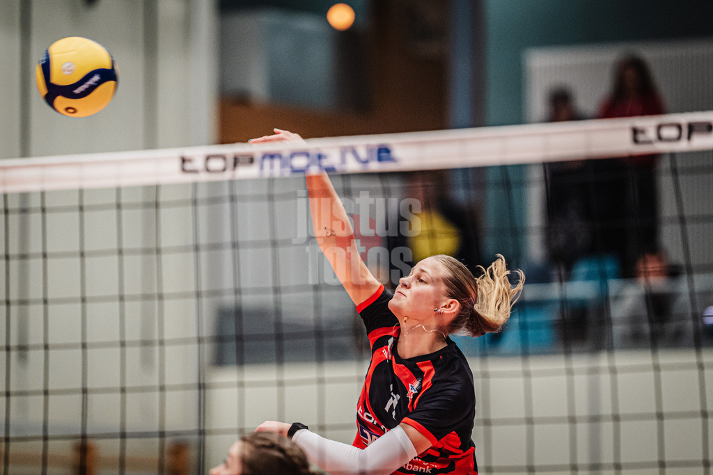 Volleyball | Frauen | Saison 2025/2026 | Volleyball Bundesliga | ETV Hamburger Volksbank Volleys vs. SSC Palmberg Schwerin | 17.01.2026 | Svea Frobel (#11, ETV Hamburger Volksbank Volleys) beim Angriff