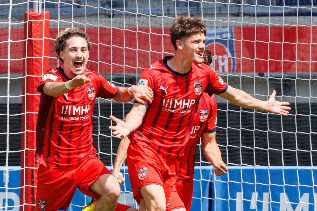 20260503-U19_FCH-LEV_165 | 1.FC Heidenheim 1846 vs. Bayer 04 Leverkusen, Fußball, U19, A-Junioren, NWL, U19-DFB-Nachwuchsliga, 2025/2026, Achtelfinale, 03.05.2026 in Heidenheim, Voith Arena(Foto: Michael Bulling) - Realisiert mit Pictrs.com
