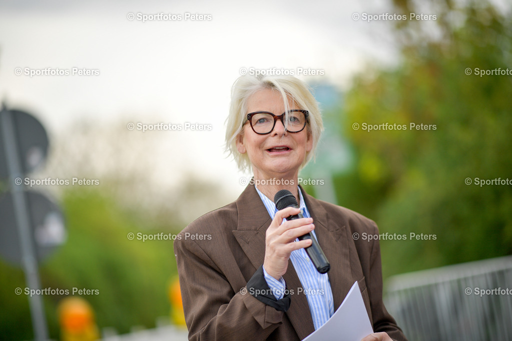 _KP17739_1 | 13.04.2025, xkaix, Leichtathletik Deutsche Meisterschaft 2025, Straßengehen v.l. Ann Kathrin Linsenhoff (Sportbeauftragte Land Hessen) - Realisiert mit Pictrs.com