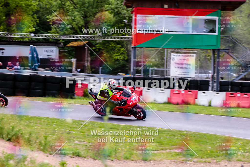 MotoTeamVBK-20773 | Hier findet Ihr Bilder von Touristenfahrten auf der Nürburgring Nordschleife oder von anderen Veranstaltungen die ich besucht habe. Viel Spass beim Durch Schauen 