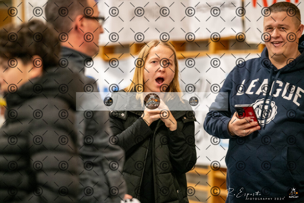 20241124_FCR-Hallenturnier-F2_2_057 | Sport und Naturfotografie von Roberto Esposito zeigt echte Momente Bewegung und die Schönheit der Natur. Ausdrucksstarke Bilder schaffen Emotionen.
