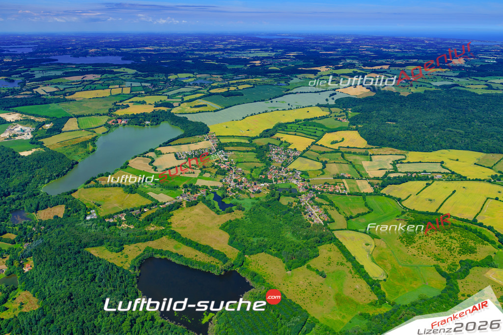 Das Luftbild der Stadt Kasseedorf wurde 2018 vom Flugzeug heraus erstellt (keine Drohne) Aufnahmehöhe ca.400 Meter- hohe Auflösung für beste Druck-Qualität