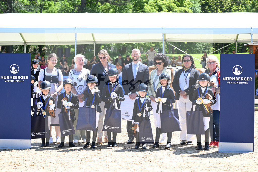 Pony-Fuehrzuegel-WB Nuernberger Burg-Pokal_12245889 | hf-fotografie - Realizzato con Pictrs.com