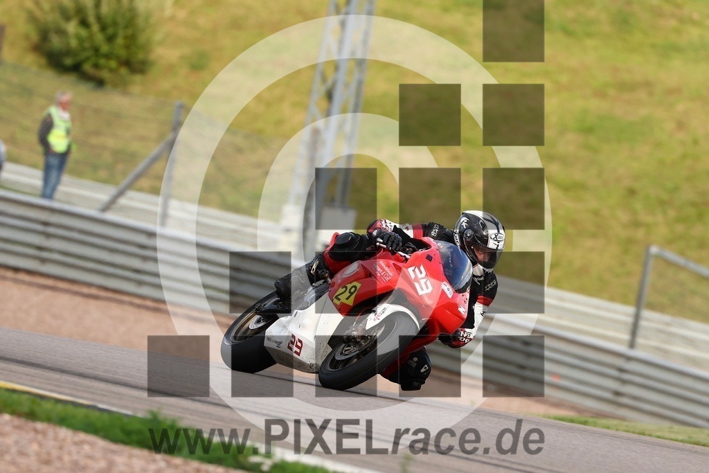 0029-20240924_12444 | Schöne Erinnerungen an spannende Momente - das festzuhalten ist unser Job. PIXELrace.de ist seit 2003 auf den Rennstrecken Europas unterwegs um die Action draußen beim Fahren und die wunderbare Stimmung imm Fahrerlager für euch einzufangen.