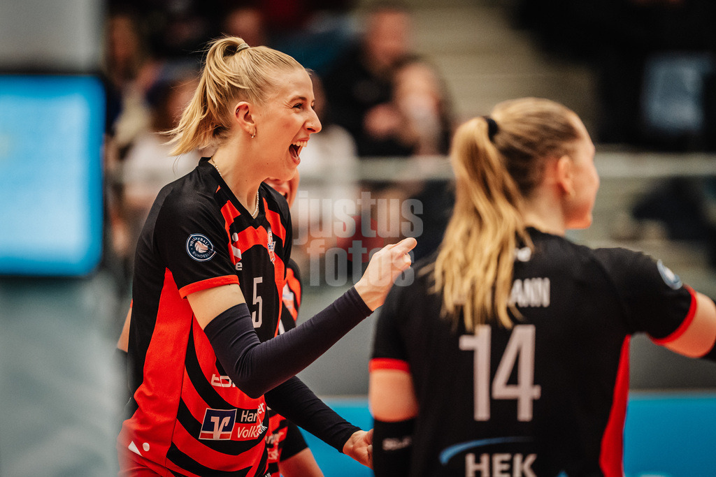 Volleyball | Frauen | Saison 2025/2026 | Volleyball Bundesliga | ETV Hamburger Volksbank Volleys vs. VC Wiesbaden | 14.03.2026 | Anna Hartig (#5, ETV Hamburger Volksbank Volleys) jubelt
