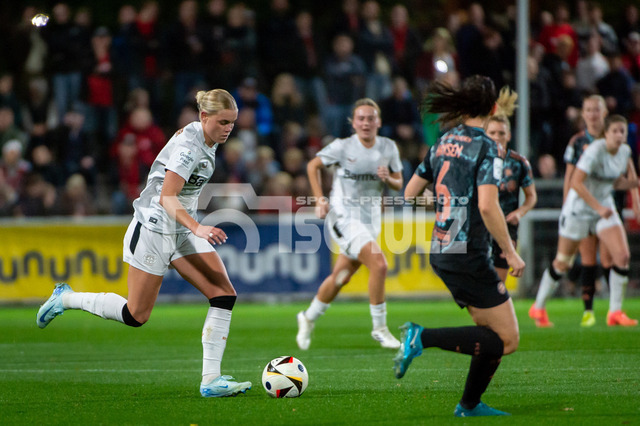 20241020NSZ_1618 | Cornelia Kramer (Bayer Leverkusen,No.07) in AktionDEU, Leverkusen, 20.10.2024 Fußball, Frauen, Google Pixel Frauen-Bundesliga, Saison 2024/2025, 7. Spieltag, Bayer 04 Leverkusen - FC Bayern MünchenDIE DFB-RICHTLINIEN UNTERSAGEN JEGLICHE NUTZUNG VON FOTOS ALS SEQUENZBILDER UND/ODER VIDEOÄHNLICHE FOTOSTRECKEN - Realisiert mit Pictrs.com
