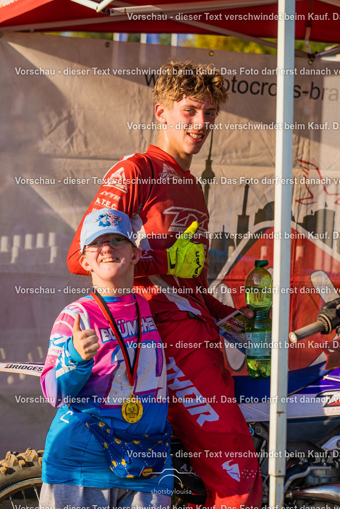 09_21_LM_Schenkenhorst-0729 | Sportfotografin aus Berlin-Brandenburg mit Fokus auf Motocross. Ich halte deine sportliche Leistung und echte Emotionen auf und neben der Strecke professionell fest. Entdecke die Fotos von deinem Rennen und bestelle sie direkt hier im Shop.