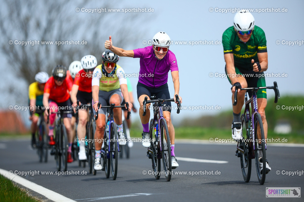 112_TRA56218 | Neusiedlersee Radmarathon 2026@sportshot_your_pictrs #yourpictures#roadtowm2029 #nrm #neusiedlerseeradmarathon #neusiedlersee #neusiedlerseetourismus #burgenland #mörbisch #nrm26 #burgenlandtourismus #voglundco #poweredbyburgenlandtourismus #radsport #rad #marathon #ucigranfondo #visitburgenland #ucigranfondoworldseries