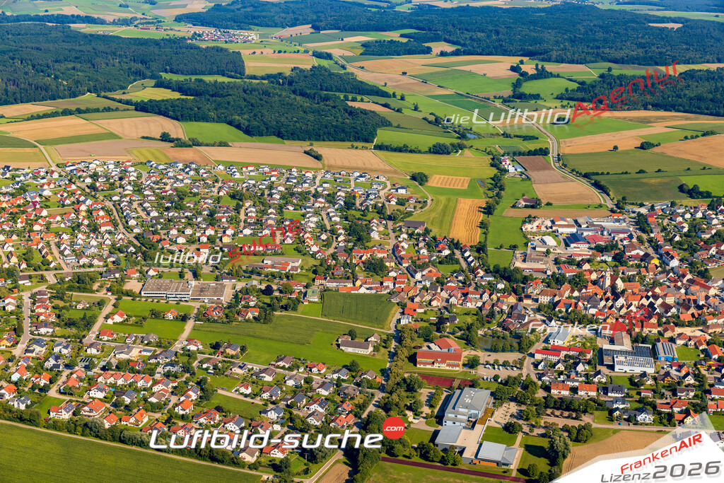 Luftaufnahme der Stadt Monheim - Die Luftaufnahme wurde 2025 vom UL-Flugzeug heraus erstellt ( keine Drohne ) - Hochauflösende Luftaufnahme - für professionelle Ausdrucke geeignet. Die Geschenkidee !Mit Lizenz und Bildrechte bestellbar