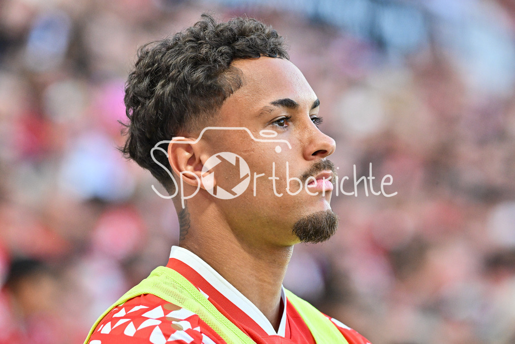 1. FSV Mainz 05 - FC Bayern München | MAINZ, GERMANY - 25. APRIL: im Bild Armindo SIEB (1. FSV Mainz 05 11) / Einzelfoto / Freisteller während dem Bundesligamatch zwischen dem 1. FSV Mainz 05 und dem FC Bayern München am 31. Spieltag in der MEWA Arena / DFL REGULATIONS PROHIBIT ANY USE OF PHOTOGRAPHS AS IMAGE SEQUENCES AND/OR QUASI-VIDEO
