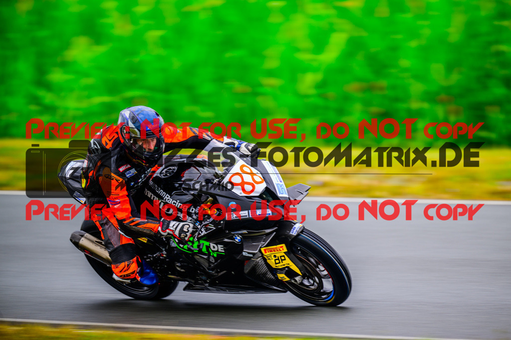 MaZZes_FotoMatrix_240727_6007705_8870 | STK