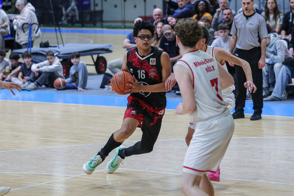 JBBL BAYER GIANTS @ BBV Rheinstars Köln-85 | Fotos von Basketballspielen aus dem Raum NRW fotografiert von Gero Mueller-Laschet und Daniel Schaefer - Realisiert mit Pictrs.com