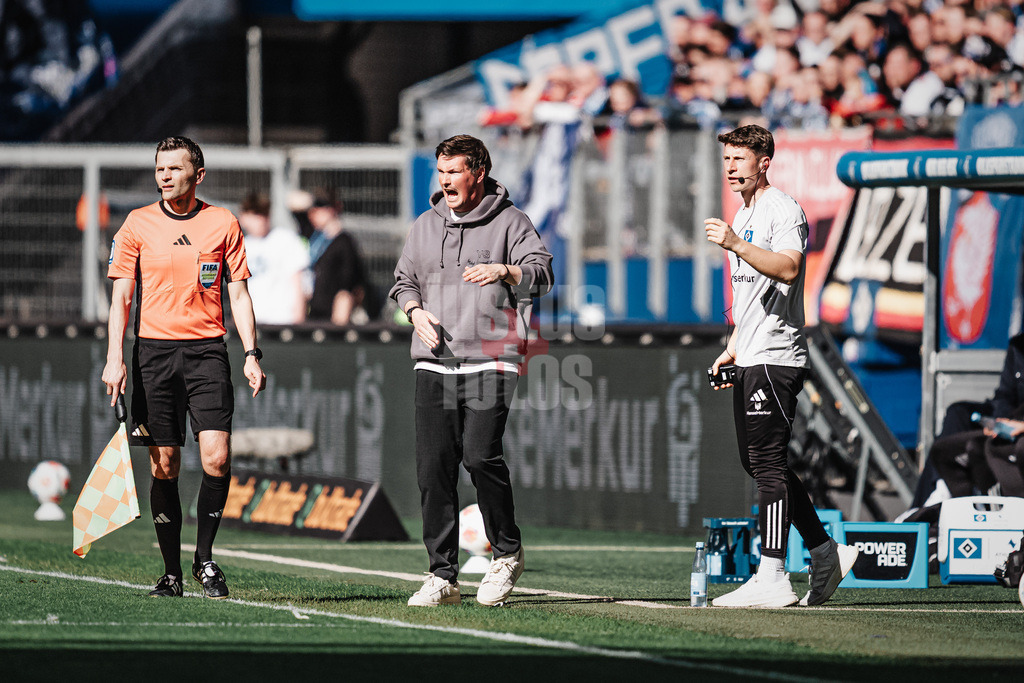 Fußball | Männer | Saison 2025/2026 | 1. Fußball-Bundesliga | 28. Spieltag | Hamburger SV vs. FC Augsburg | 04.04.2026 | Trainer Merlin Polzin (HSV) links, Co-Trainer Loic Fave (HSV) rechts