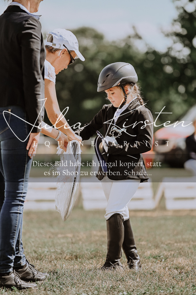DSC_7850 | Pferde- und Turnierfotografie in Westsachsen. Pferdeportraits, Auftragszeichnungen und intuitive Kunst.