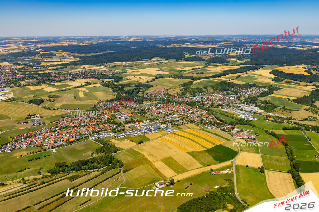 Aktuelles Luftbild von  Bühlertann - Die Luftaufnahme wurde 2022 mittels UL-Flugzeug erstellt ( keine Drohne ) - hochauflösende Kamera-Systeme von  Canon -Beste Qualität - Für grossformatige Ausdrucke geeignet. Die Geschenkidee !