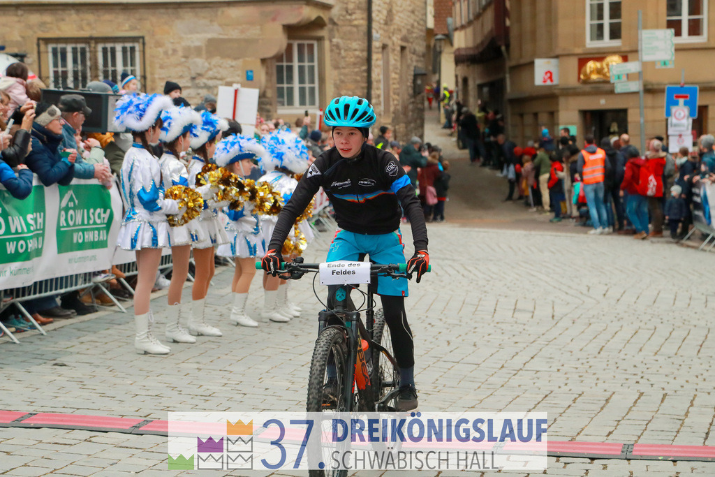 AOK JuniorCup 400m | 3Koenigslauf 2023 - Realisiert mit Pictrs.com