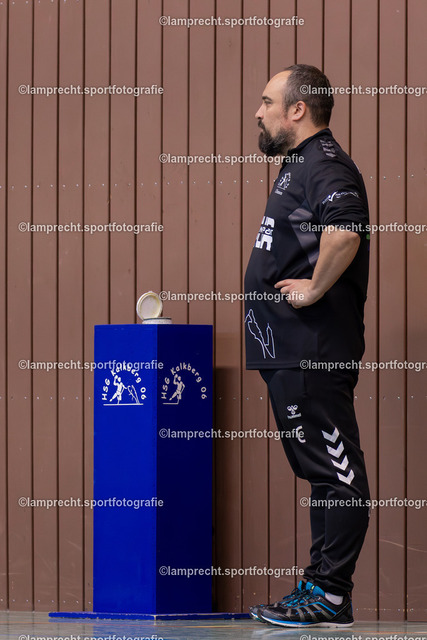 Handball I Damen I Saison 2025-2026 I Verbandsliga Süd I 15. Spieltag I HSG Kalkberg 06 - HSG Holsteinische Schweiz 201 | Benjamin Busch (Trainer, HSG Kalkberg 06) - Realisiert mit Pictrs.com