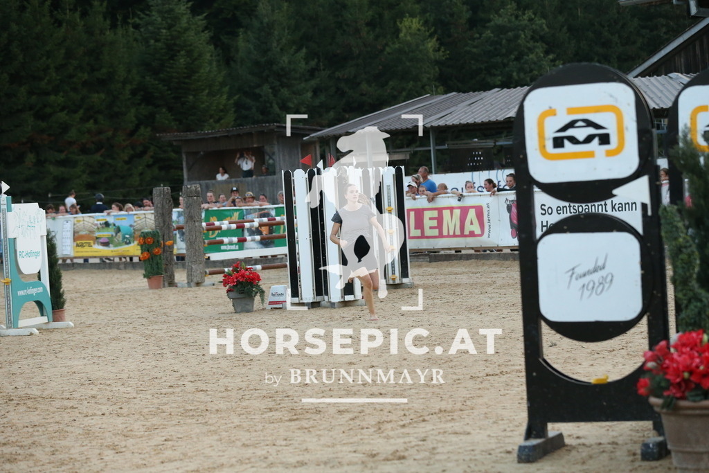 DL2Q6123 | Willkommen bei Brunnmayr - Design & Fotografie – Ihrem Spezialisten für Reitturniere und Pferdeveranstaltungen in Oberösterreich, Salzburg und Bayern! Seit über 17 Jahren sind wir leidenschaftlich dabei.