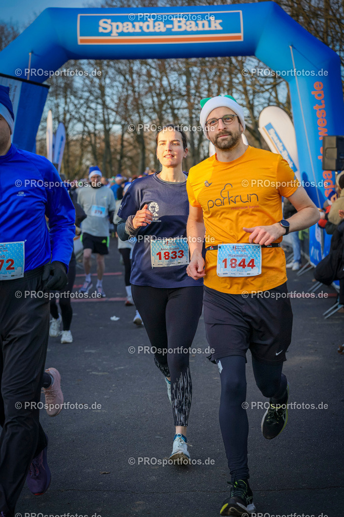 6. Bonner Nikolauslauf; Bonn, 14.12.2025 | Impressionen vom 6. Bonner Nikolauslauf am 14.12.2025 in Bonn (Nordrhein-Westfalen). 