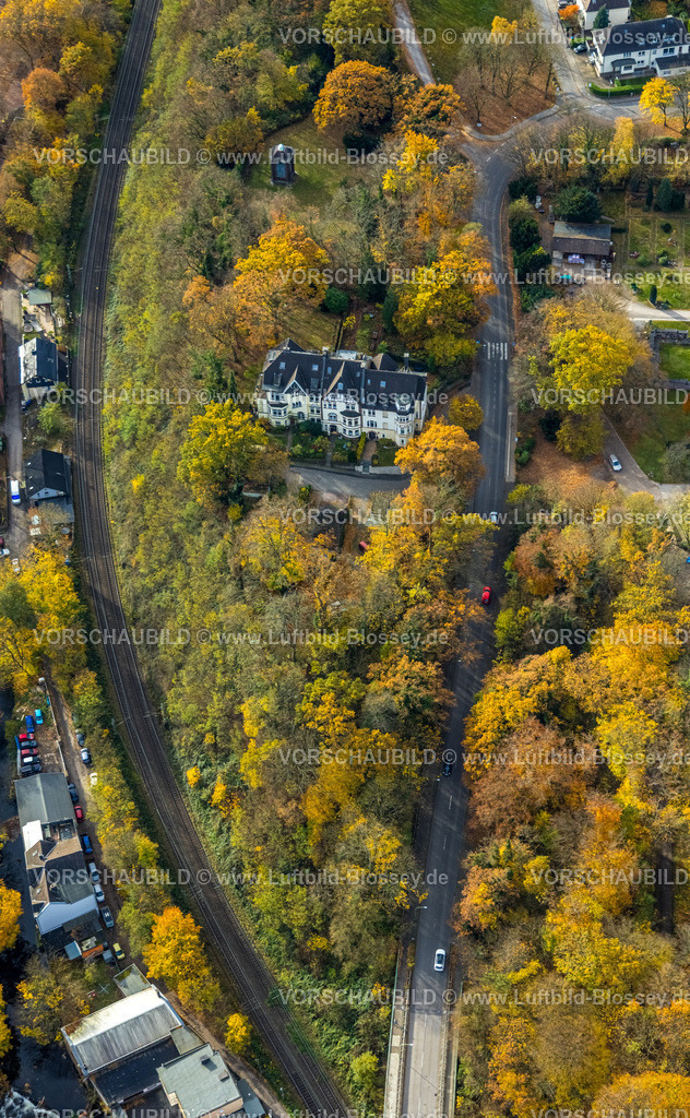 Hagen251101047 | Luftbild, Villa Büddinghardt 9-13 und evangelischer Friedhof mit herbstlichen Bäumen, Haspe-West, Hagen, Ruhrgebiet, Nordrhein-Westfalen, Deutschland