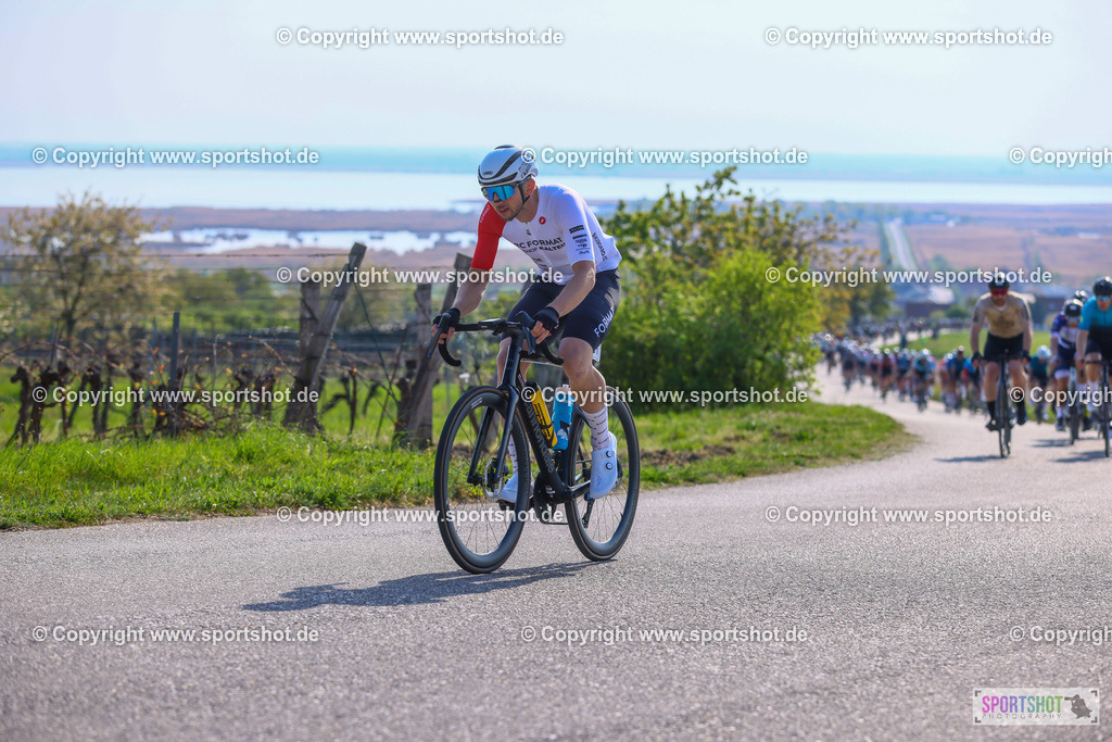TRA_0417 | Neusiedlersee Radmarathon 2026@sportshot_your_pictrs #yourpictures#roadtowm2029 #nrm #neusiedlerseeradmarathon #neusiedlersee #neusiedlerseetourismus #burgenland #mörbisch #nrm26 #burgenlandtourismus #voglundco #poweredbyburgenlandtourismus #radsport #rad #marathon #ucigranfondo #visitburgenland #ucigranfondoworldseries