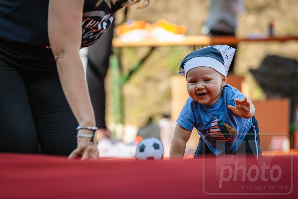 16. Hoywoj-CityLauf im Sportforum Hoyerswerda - 16.09.2023 | 10m VdK-Windel-Flitzer - Realisiert mit Pictrs.com