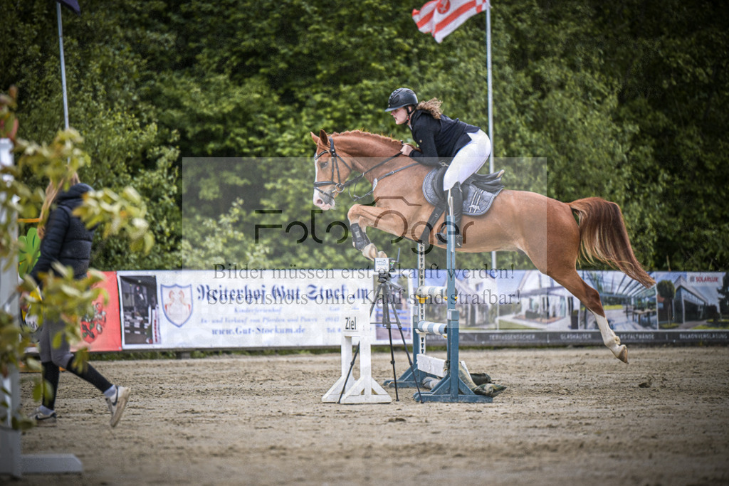 DOS_0200 | Entdecke hochwertige Reitturnierfotos von Foto Oger. Professionell, emotional und authentisch – jetzt Lieblingsmomente im Shop bestellen. - Realisiert mit Pictrs.com